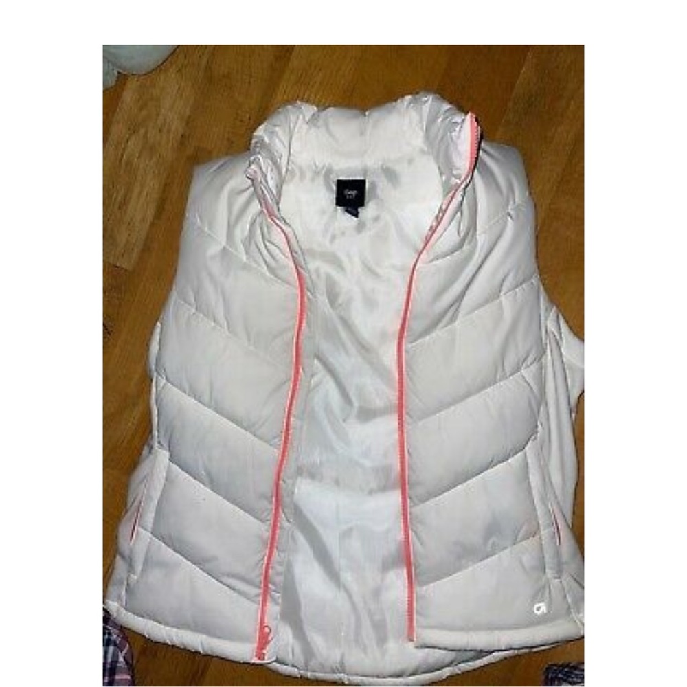 GAP Puffy Vest Size XL